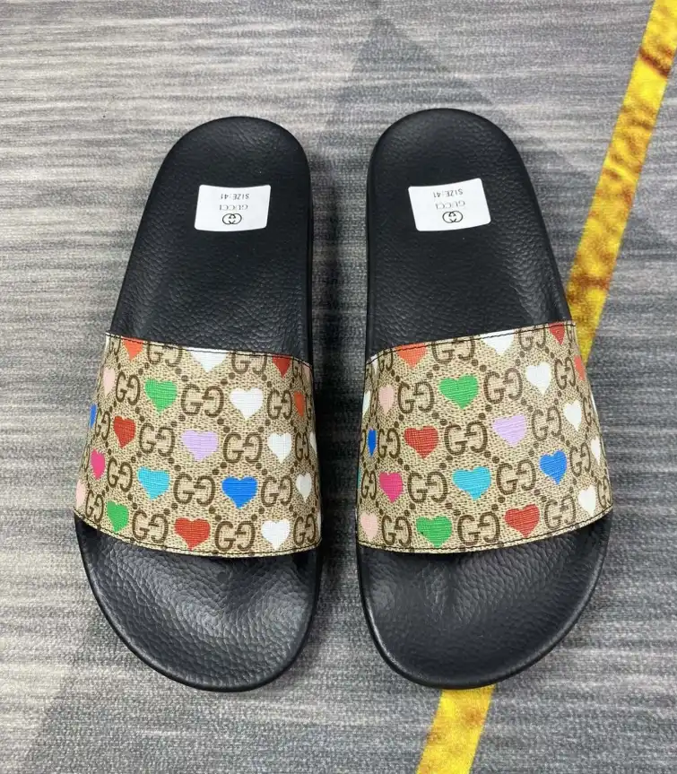 hype Gucci Slippers