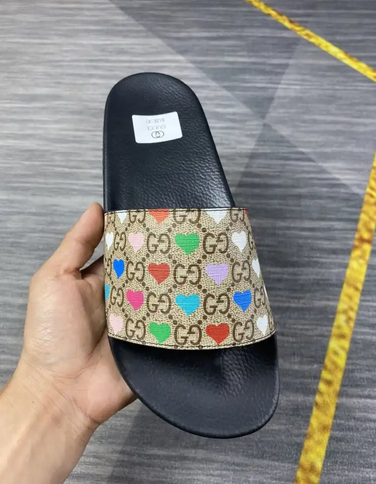 hype Gucci Slippers