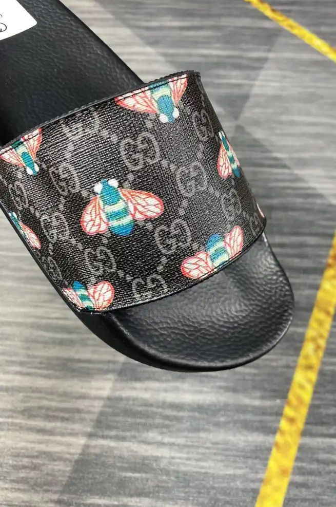 hype Gucci Slippers