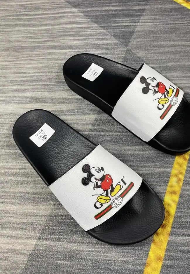 hype Gucci Slippers