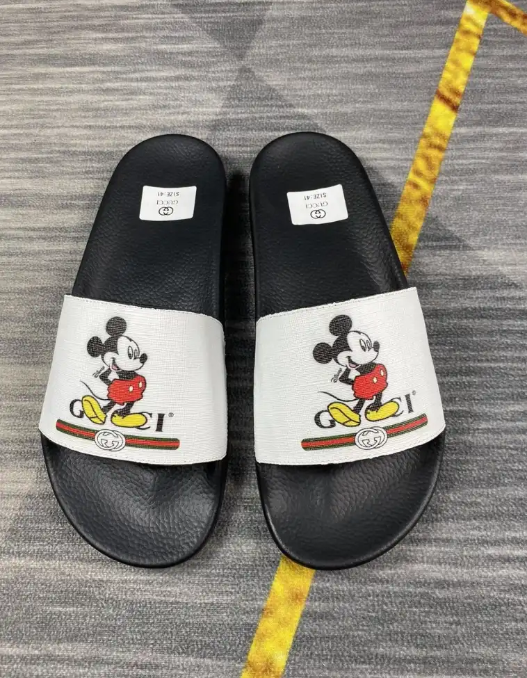 hype Gucci Slippers