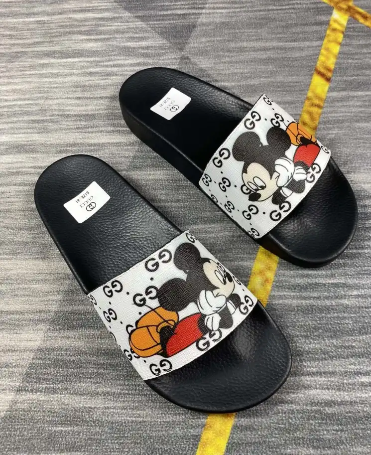 hype Gucci Slippers