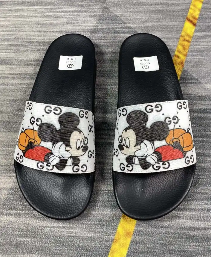 hype Gucci Slippers