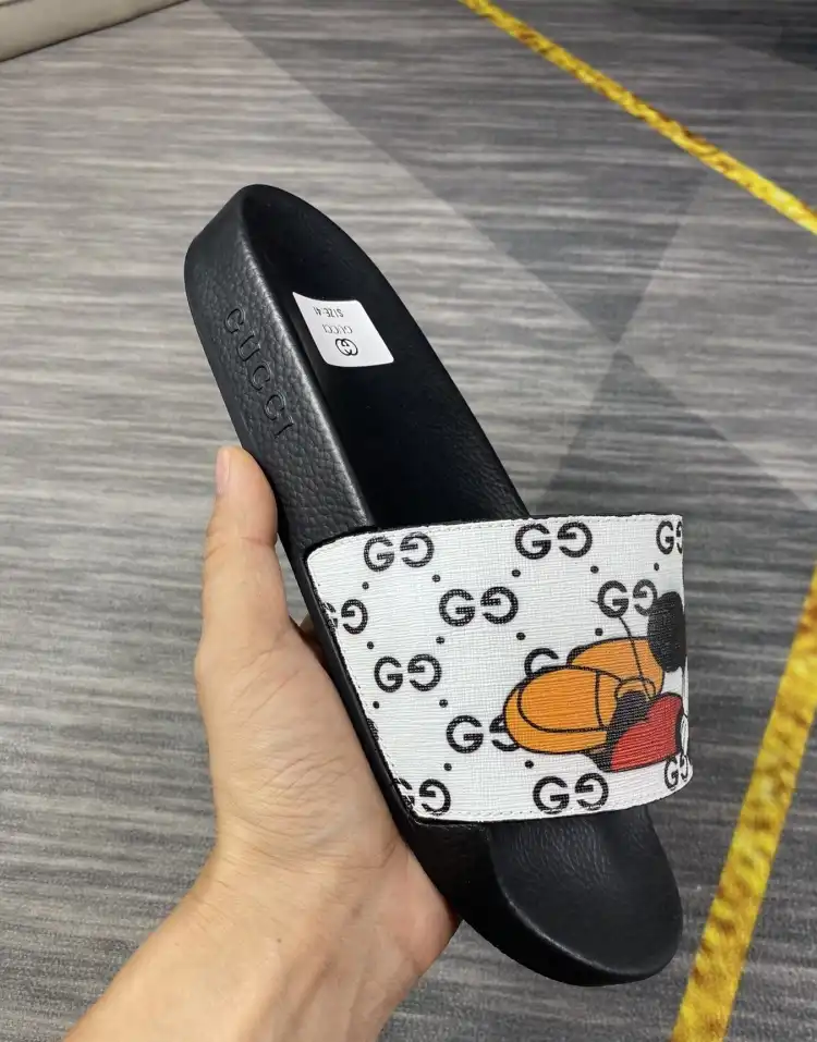 hype Gucci Slippers