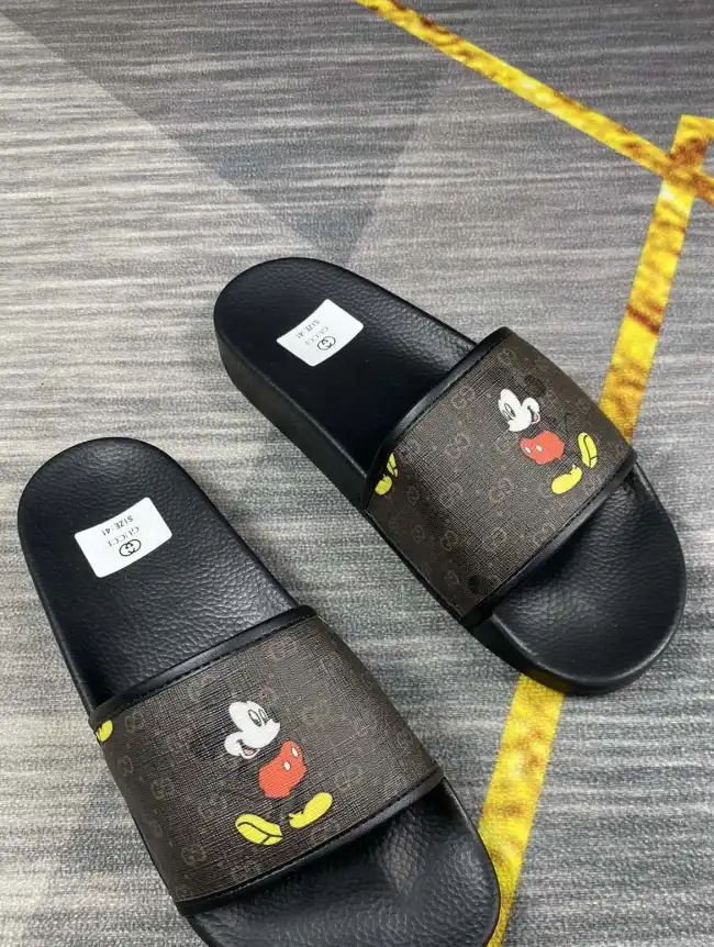 hype Gucci Slippers