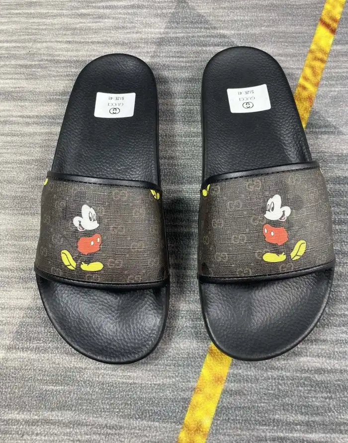 hype Gucci Slippers