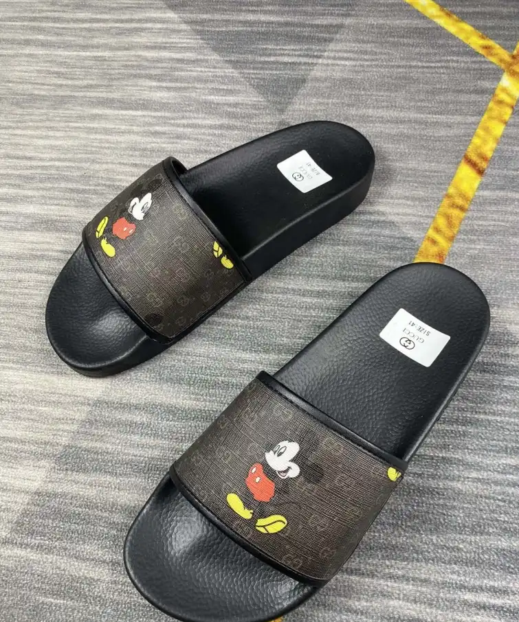 hype Gucci Slippers