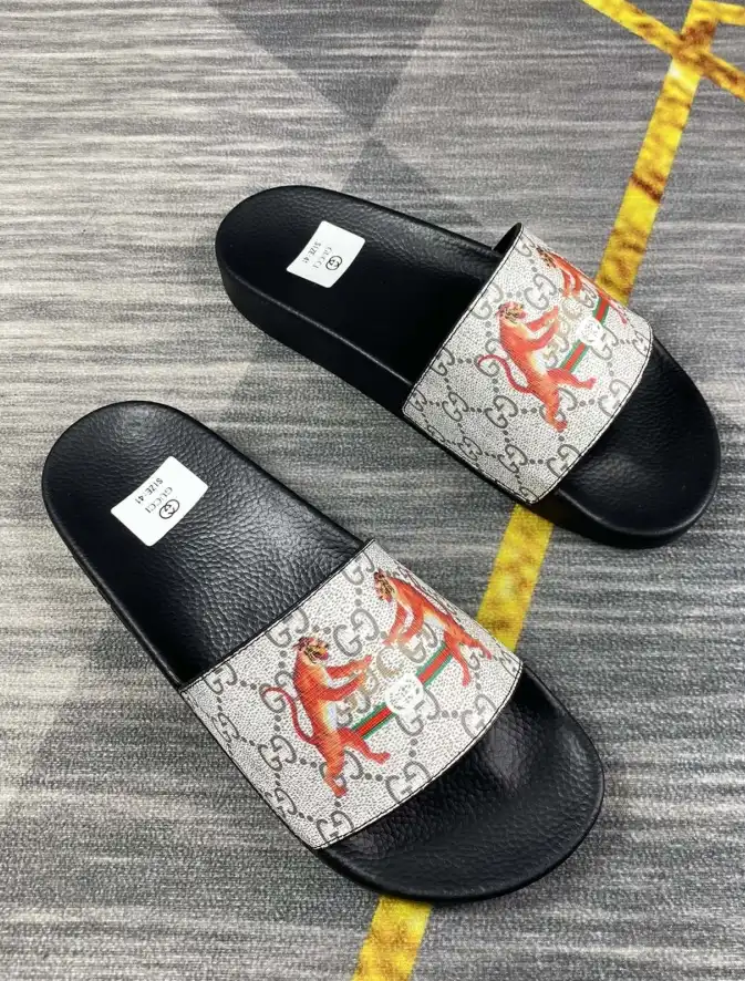 hype Gucci Slippers