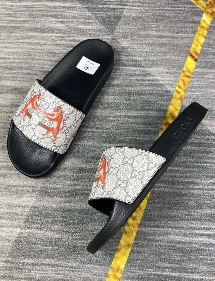 hype Gucci Slippers