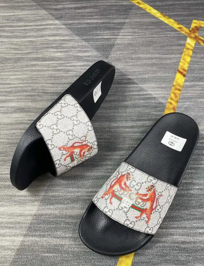 hype Gucci Slippers