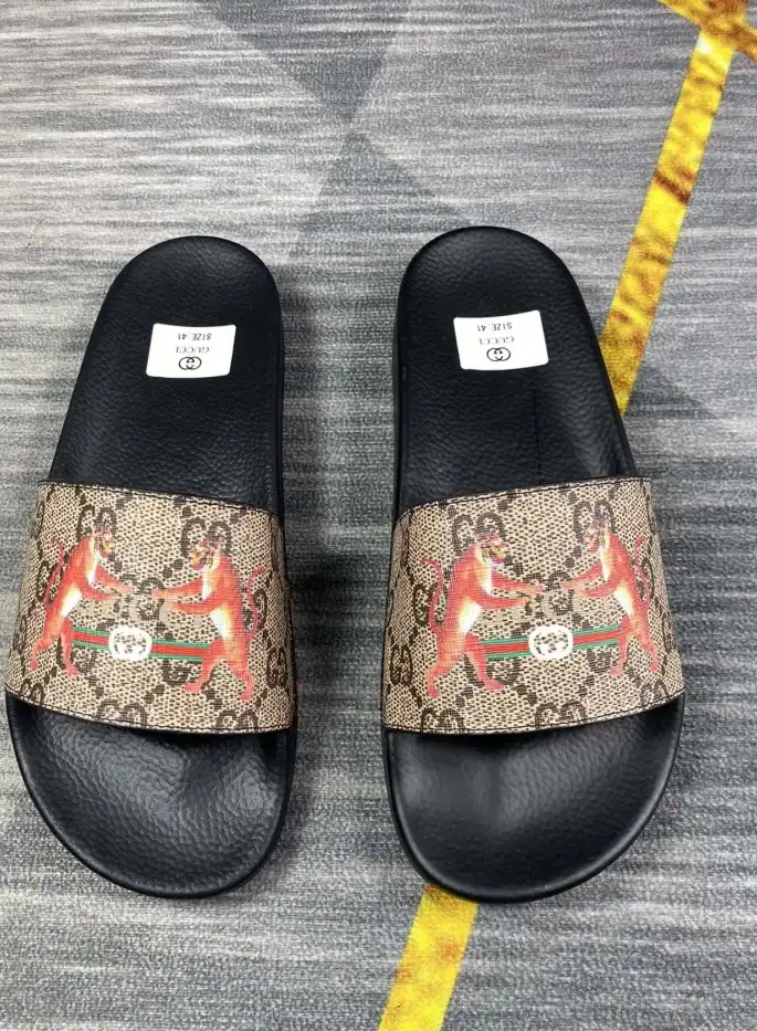 hype Gucci Slippers