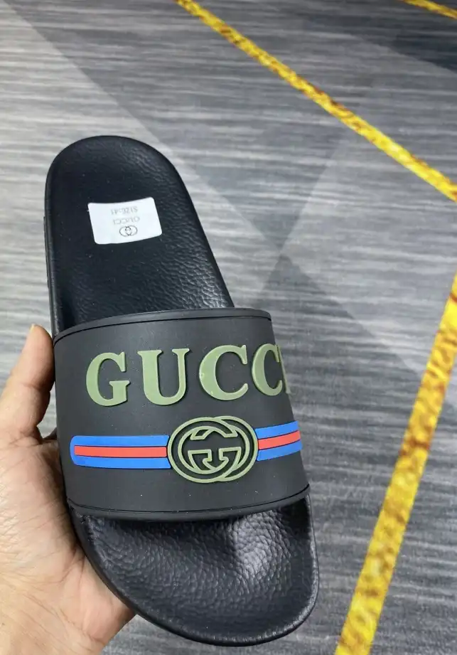 hype Gucci Slippers