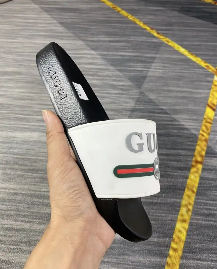 hype Gucci Slippers