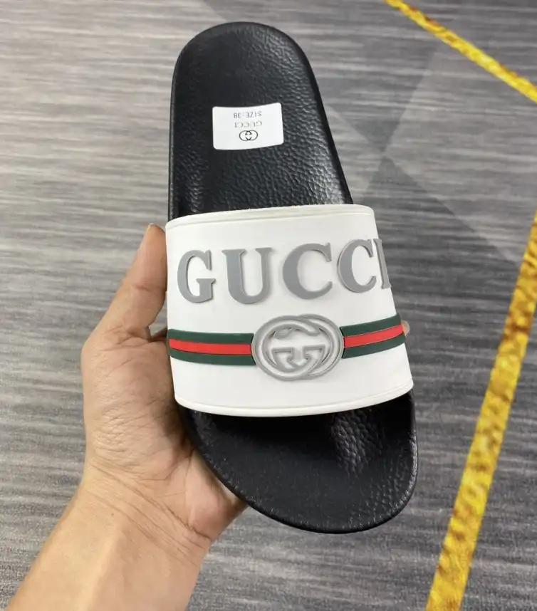 hype Gucci Slippers