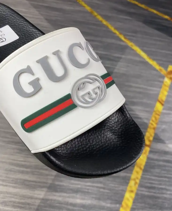 hype Gucci Slippers