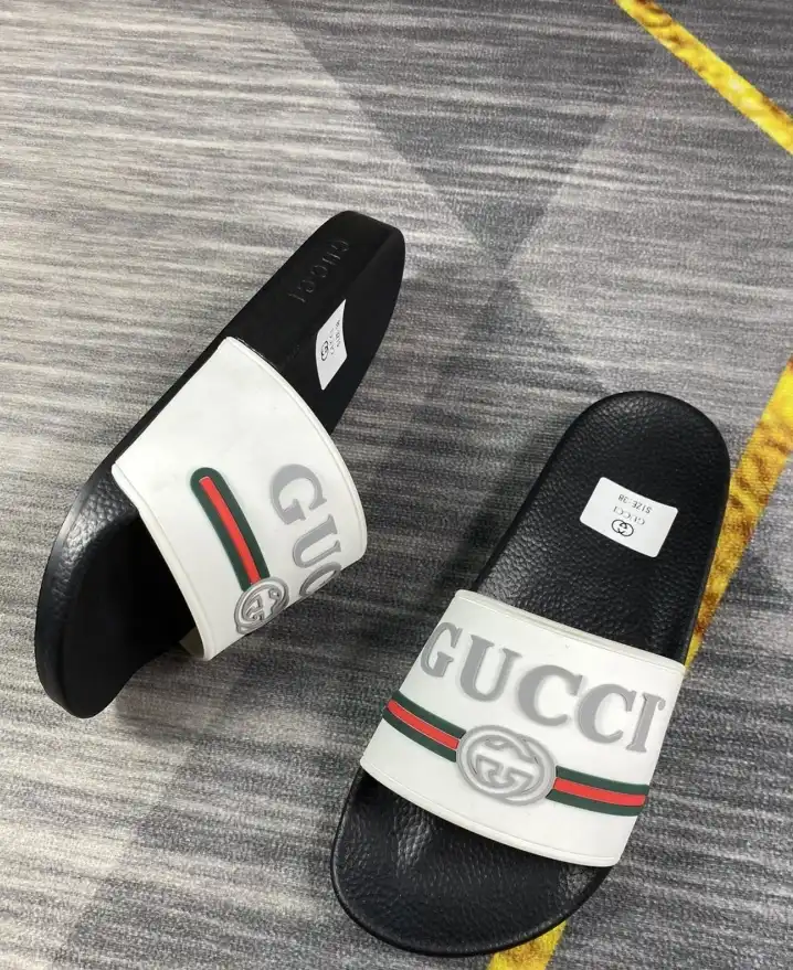 hype Gucci Slippers