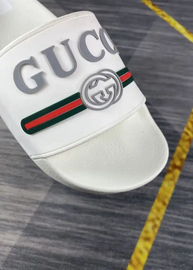 hype Gucci Slippers