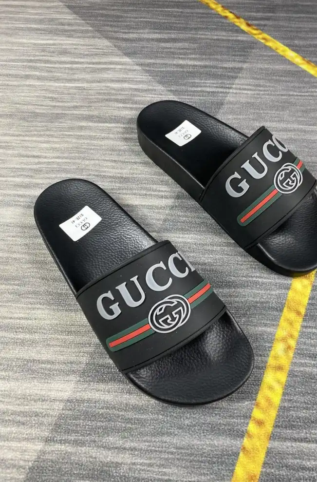 hype Gucci Slippers