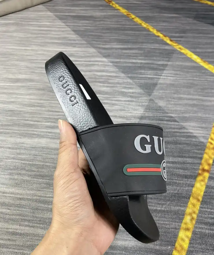 hype Gucci Slippers