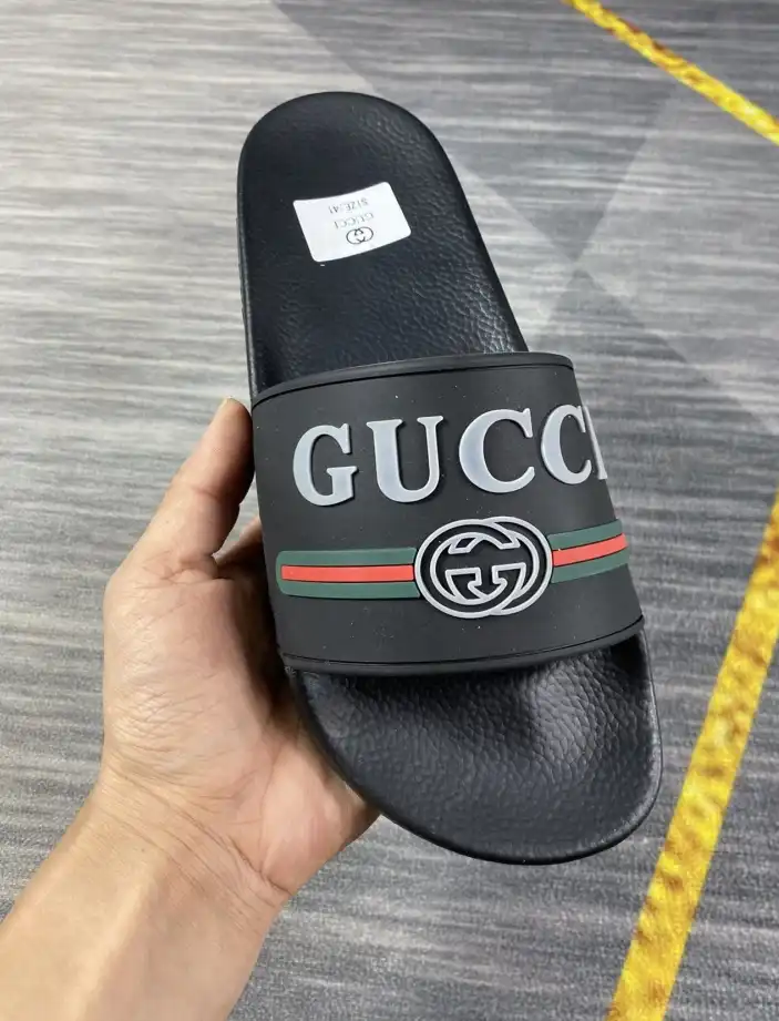 hype Gucci Slippers