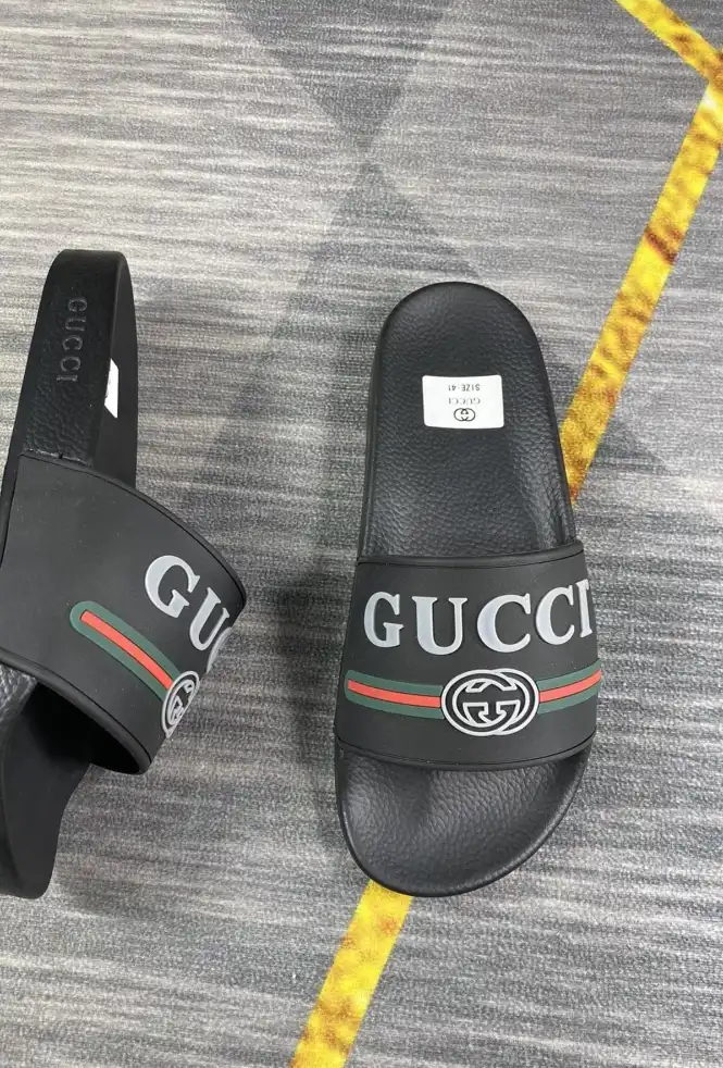 hype Gucci Slippers