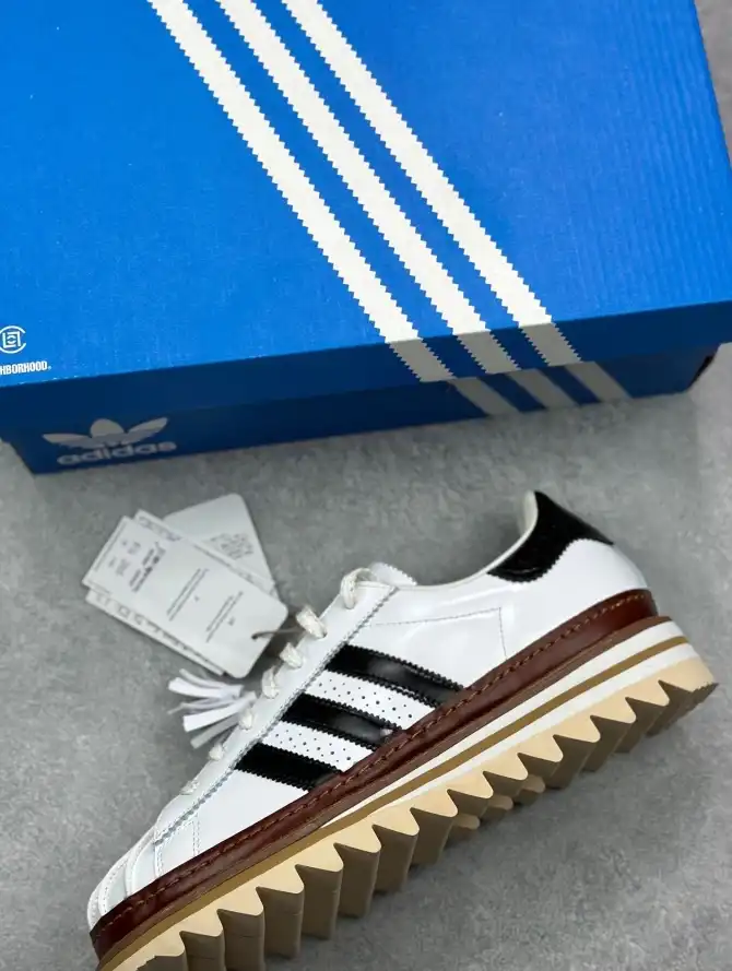 hype Adidas Sneakers