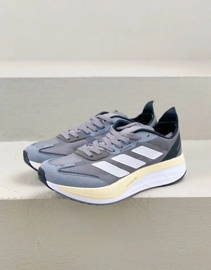 hype Adidas Sneakers