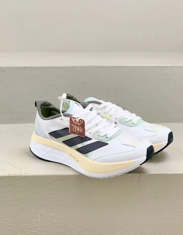 hype Adidas Sneakers