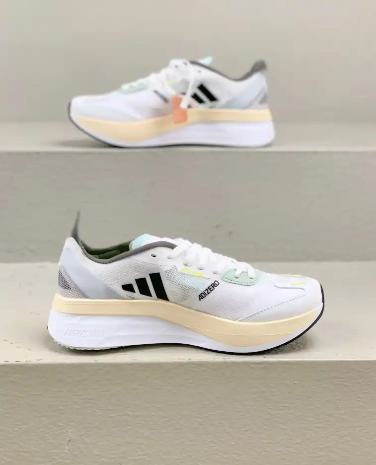 hype Adidas Sneakers