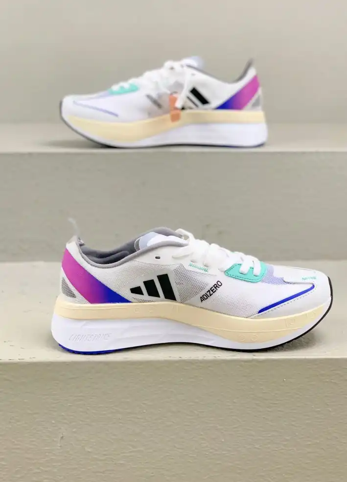 hype Adidas Sneakers