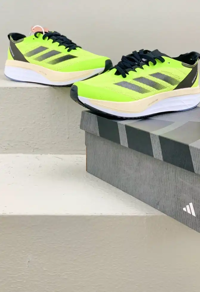 hype Adidas Sneakers