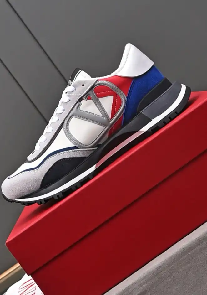 hype Valentino Sneakers