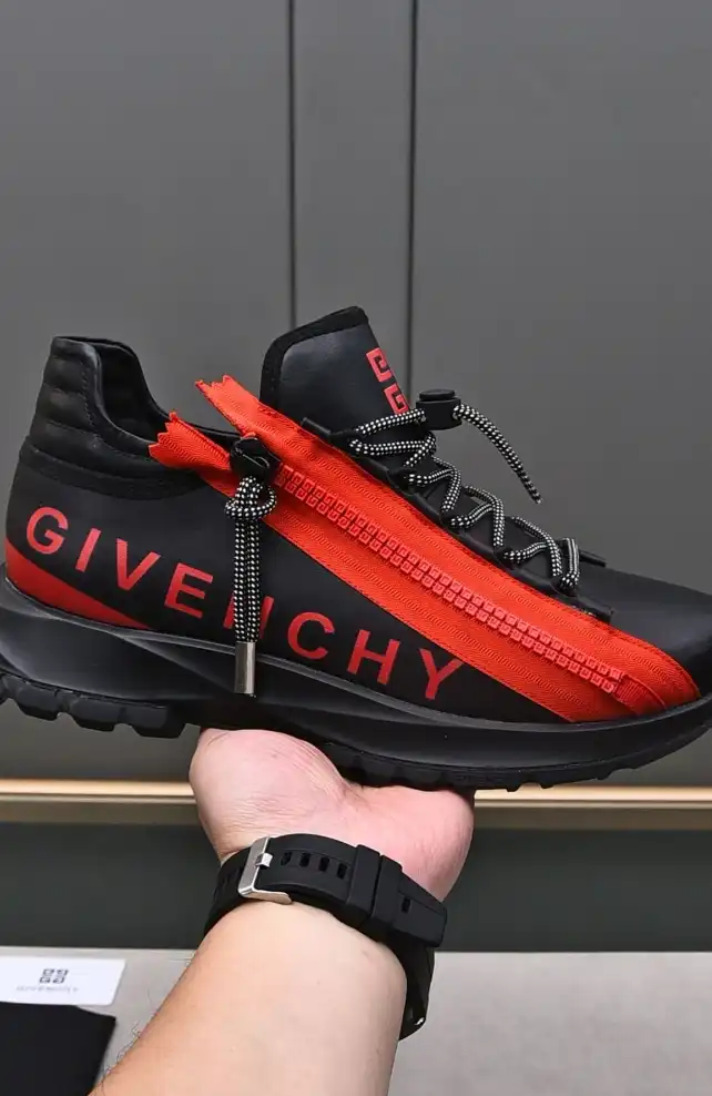 hype Givenchy Sneakers