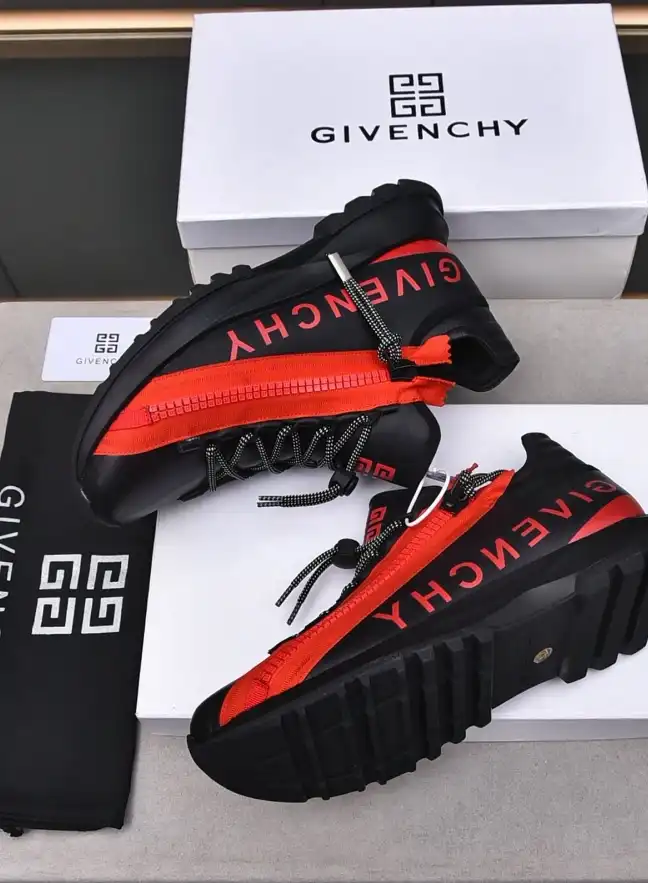 hype Givenchy Sneakers