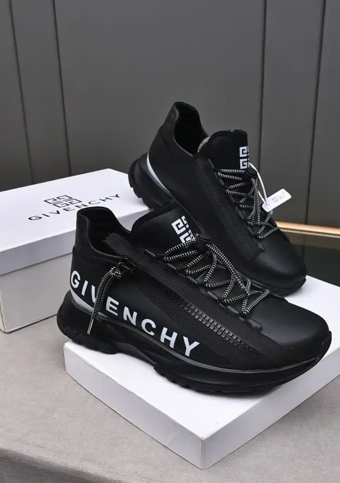 hype Givenchy Sneakers