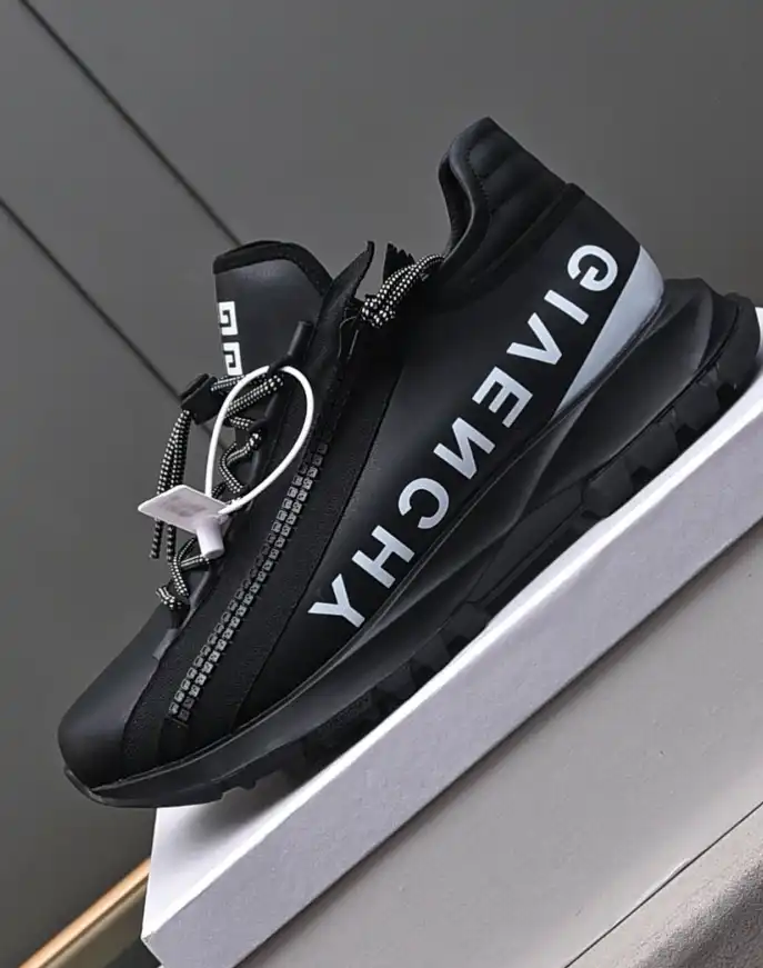 hype Givenchy Sneakers