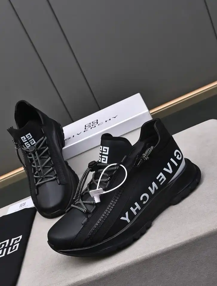 hype Givenchy Sneakers