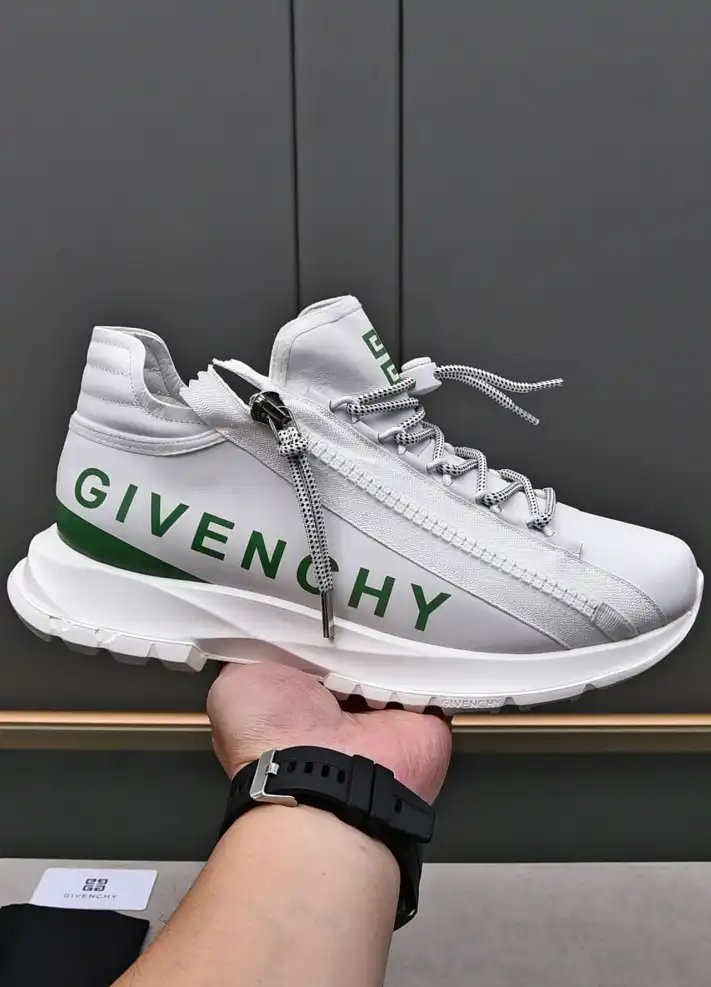 hype Givenchy Sneakers