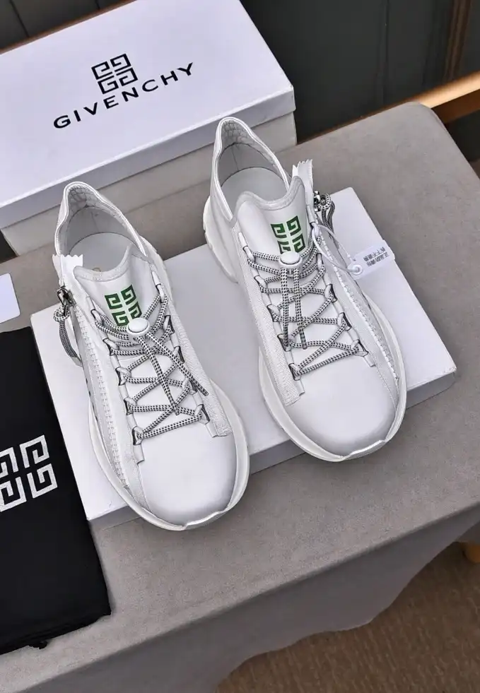 hype Givenchy Sneakers