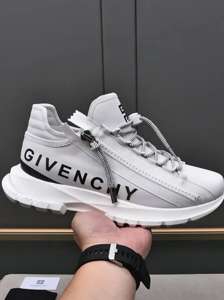 hype Givenchy Sneakers