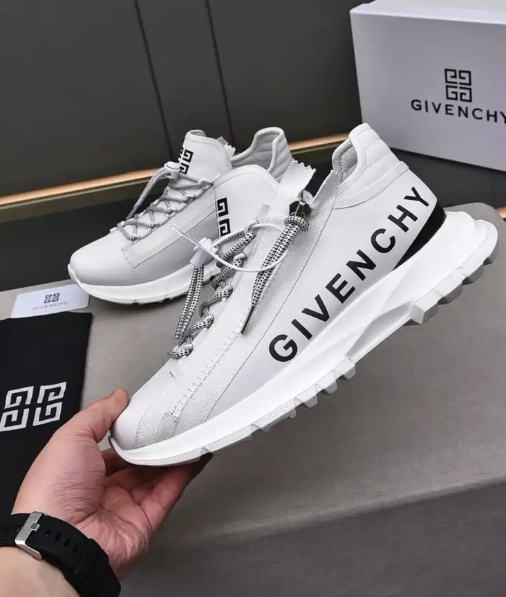 hype Givenchy Sneakers