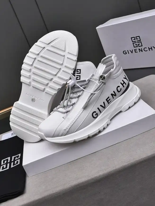 hype Givenchy Sneakers