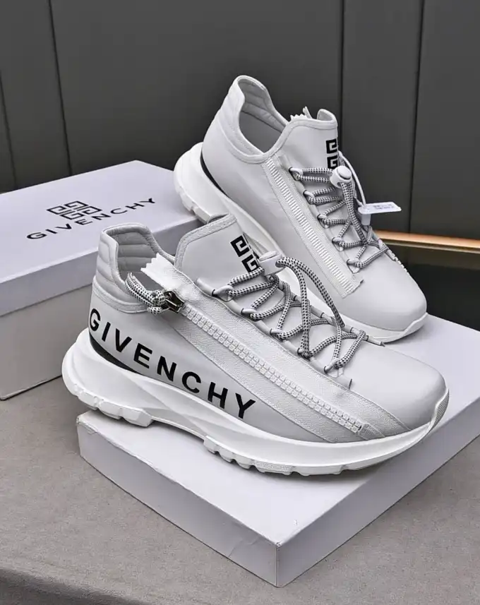 hype Givenchy Sneakers