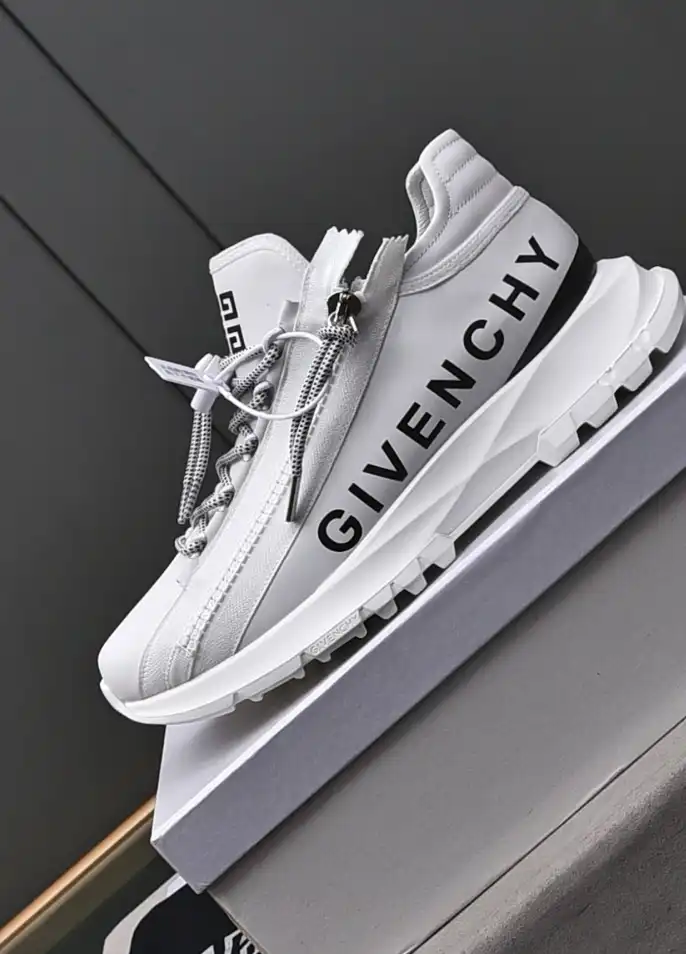 hype Givenchy Sneakers