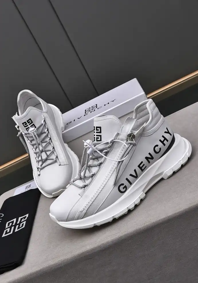 hype Givenchy Sneakers