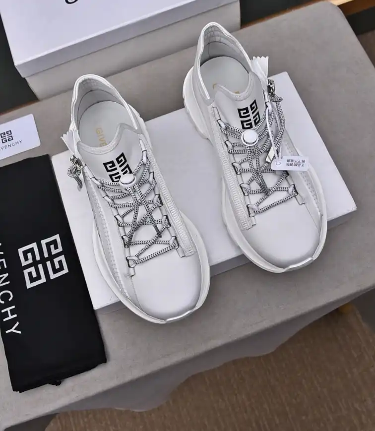 hype Givenchy Sneakers