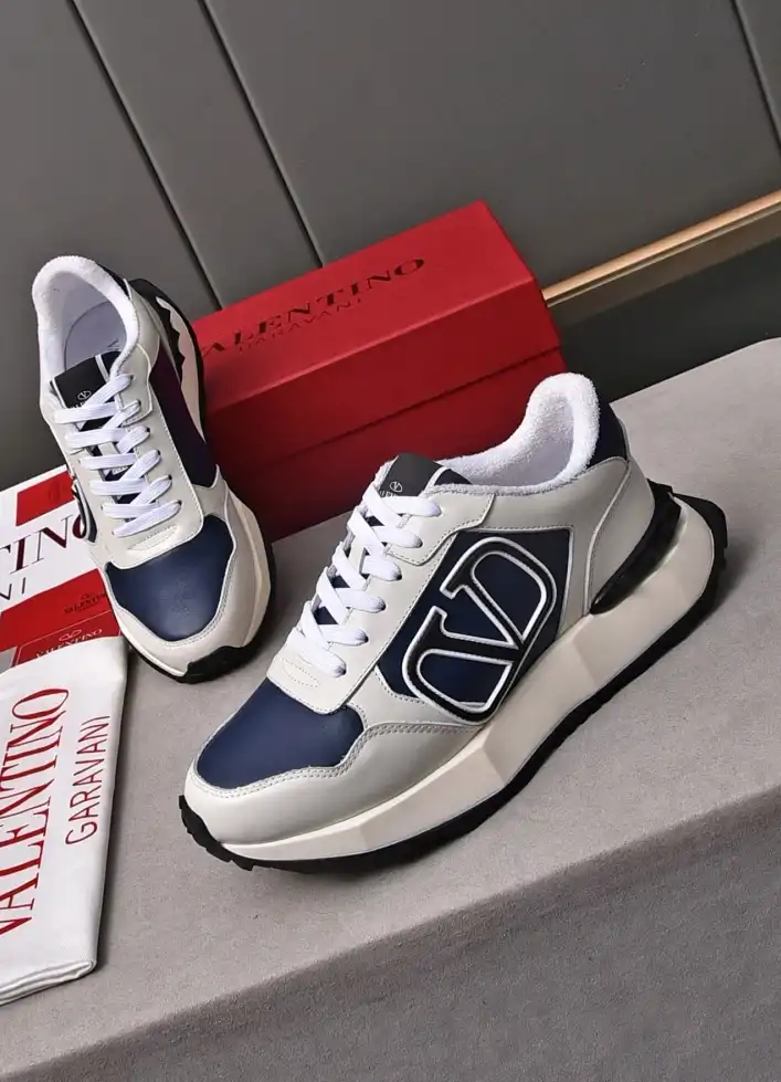 hype Valentino Sneakers