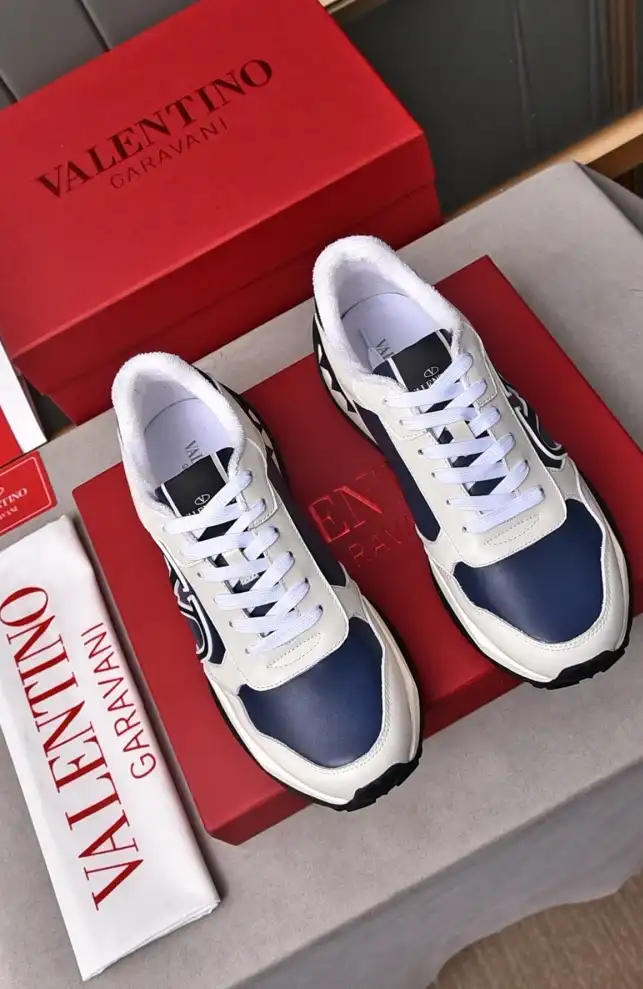 hype Valentino Sneakers