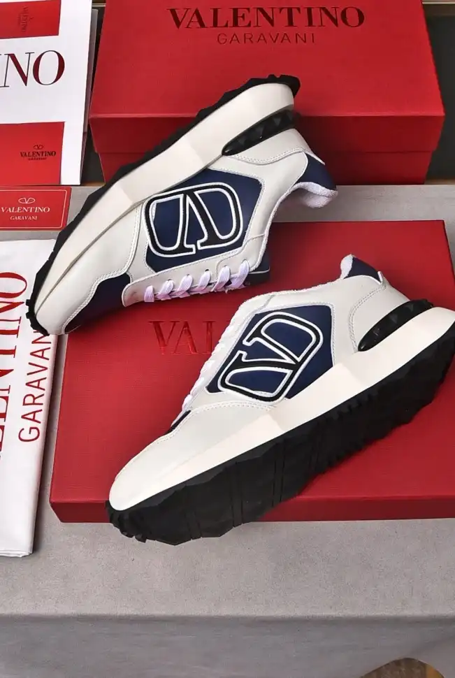 hype Valentino Sneakers