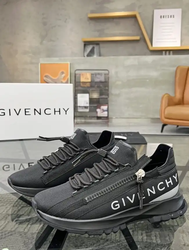 hype Givenchy Sneakers